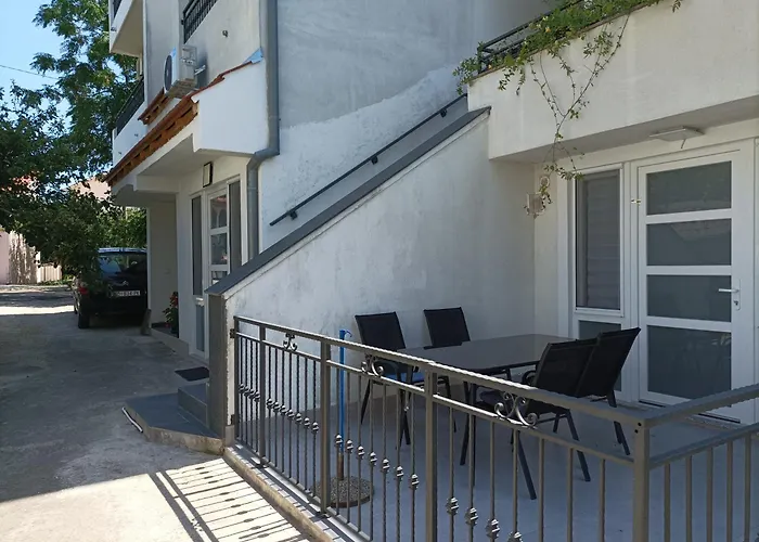 Rooms & Apartment Hegic