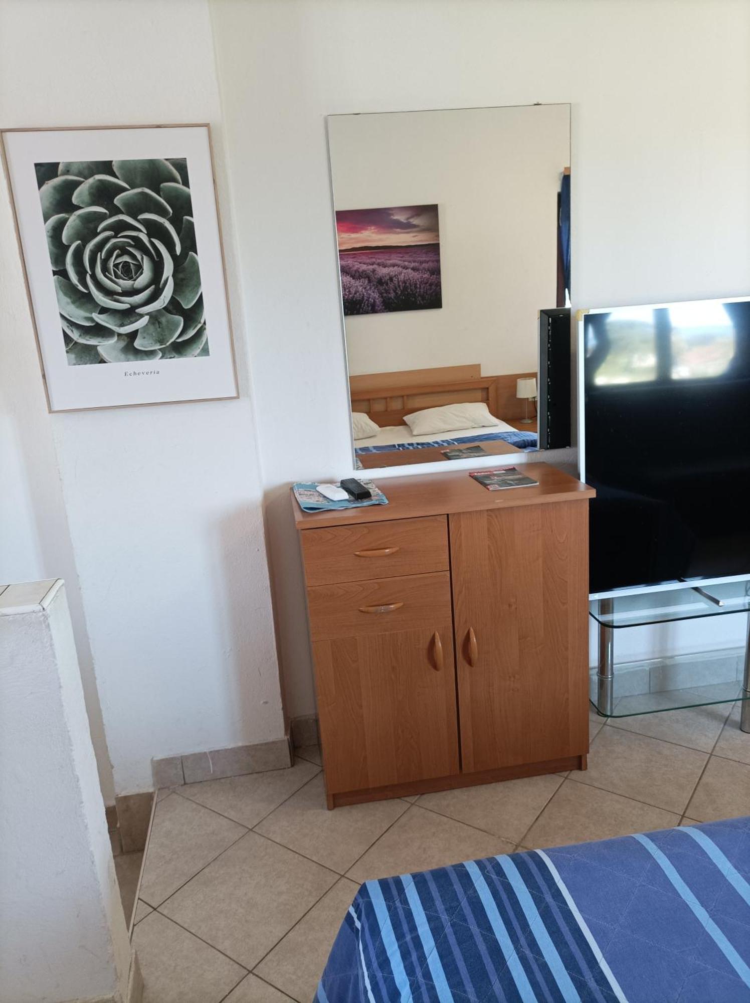 Apartament & Hegic *